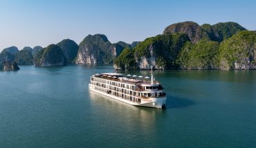 Trải nghiệm 3 ngày 2 đêm trên Vịnh Hạ Long bằng du thuyền Indochine